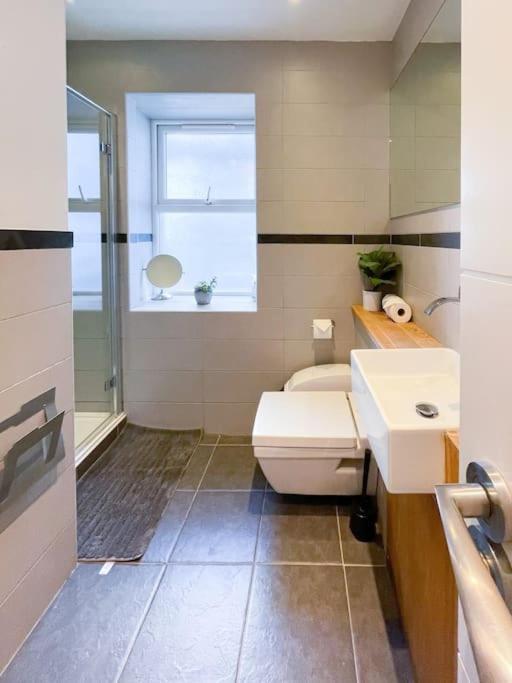 Edge14- Spacious, Stylish And Near The Beach! Newquay  Exterior photo